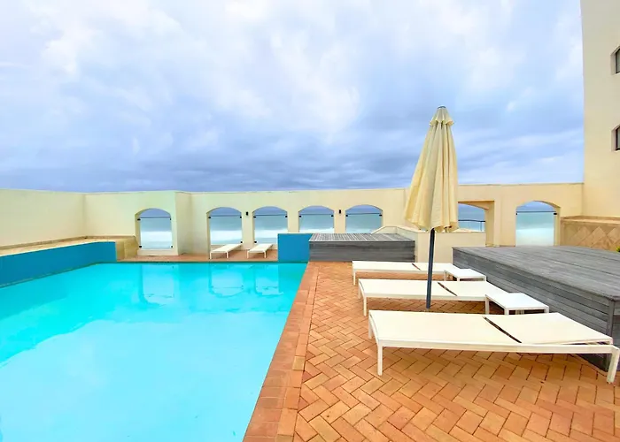 904 Bermudas 3 Bedroom Beach Front Sea View Apartment