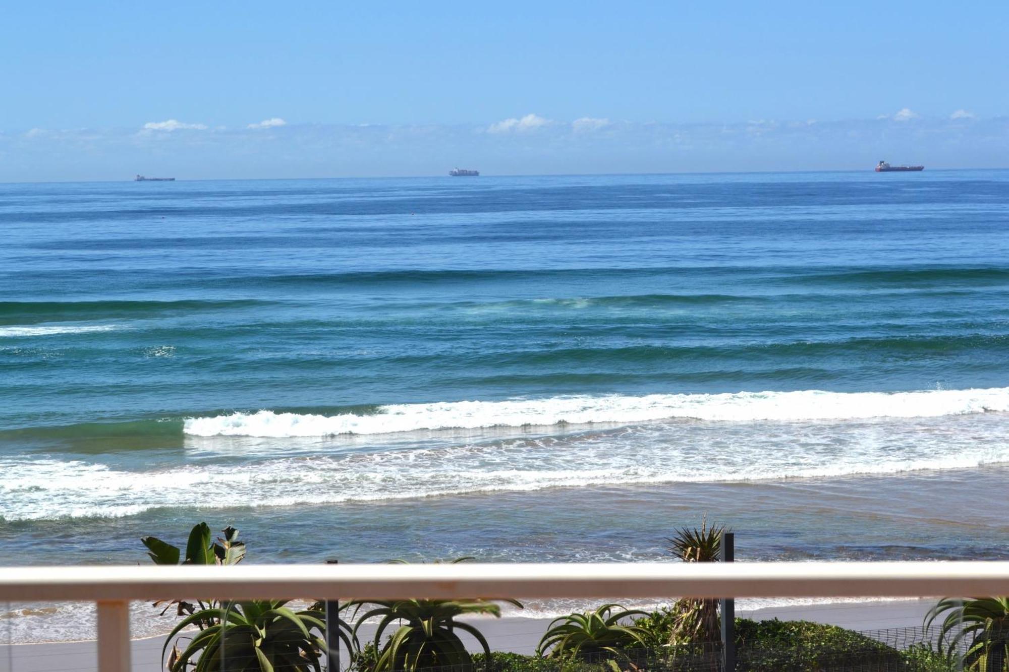 904 Bermudas 3 Bedroom Front Sea View * Durban