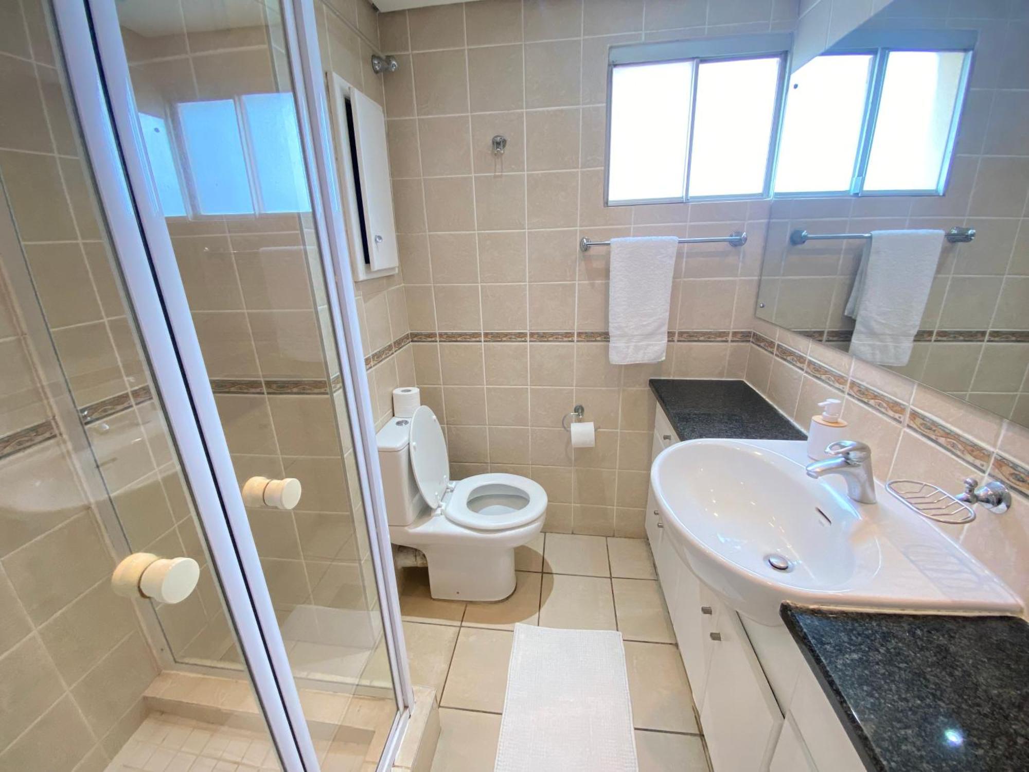 904 Bermudas 3 Bedroom Front Sea View Apartment Durban